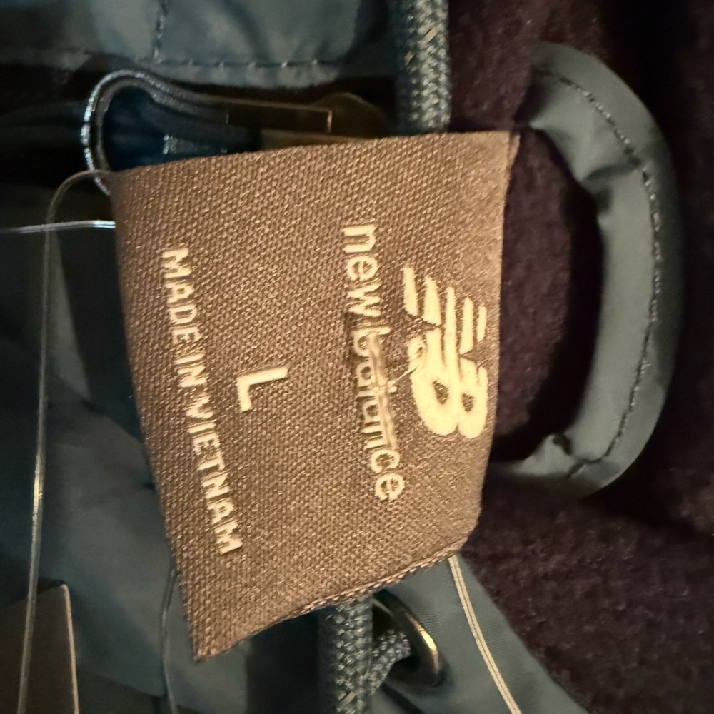 New Balance Two-Tone Blue Lightweight Hooded Jacket - Picture 4 of 4